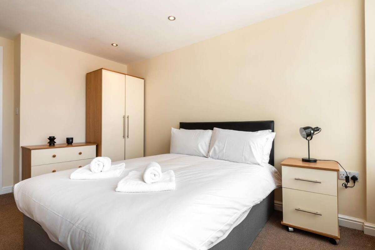 Bright 1 Bedroom Budget Flat In Central Pontefract Bagian luar foto
