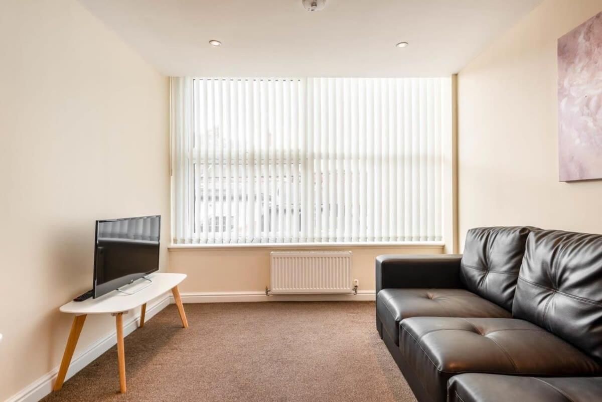 Bright 1 Bedroom Budget Flat In Central Pontefract Bagian luar foto