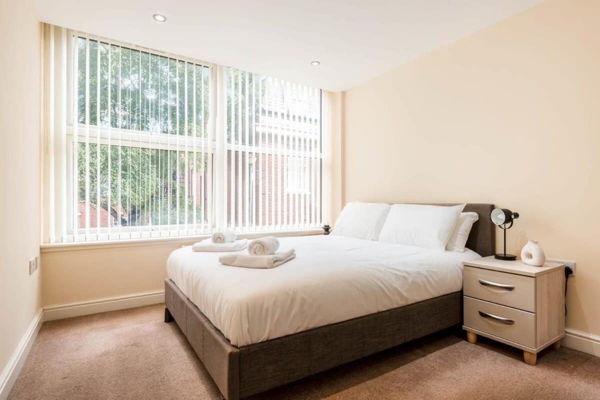 Bright 1 Bedroom Budget Flat In Central Pontefract Bagian luar foto